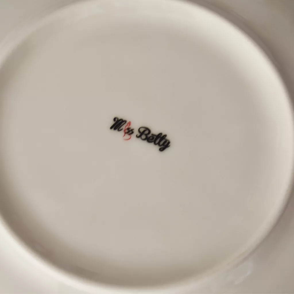 سرویس صبحانه‌خوری 21 پارچه 6 نفر میس بتی مدل KAHVALTI LINDA