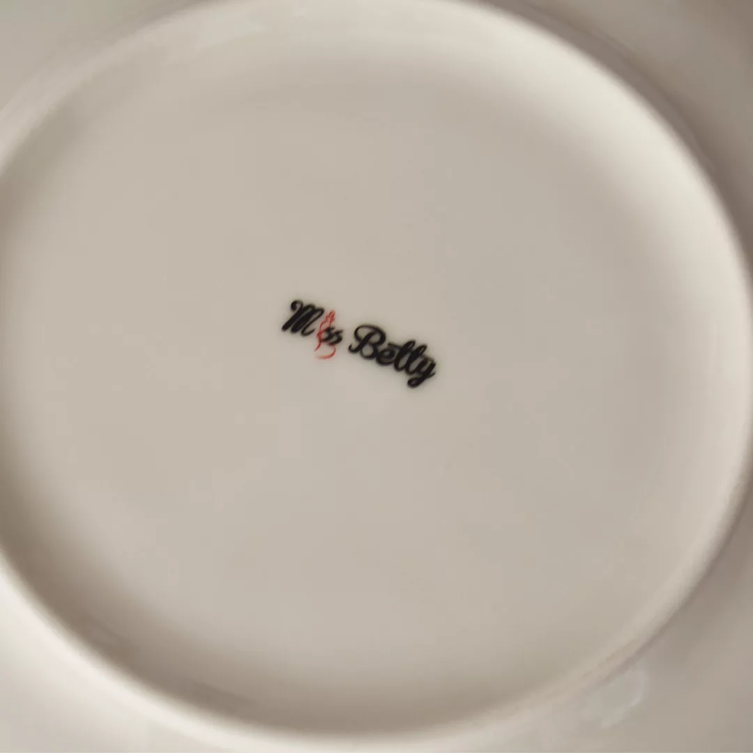 سرویس صبحانه‌خوری 21 پارچه 6 نفر میس بتی مدل KAHVALTI LINDA