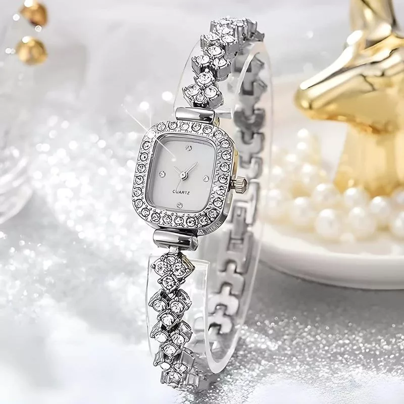 ساعت مچی عقربه ای زنانه مدل رویال نگینی 02