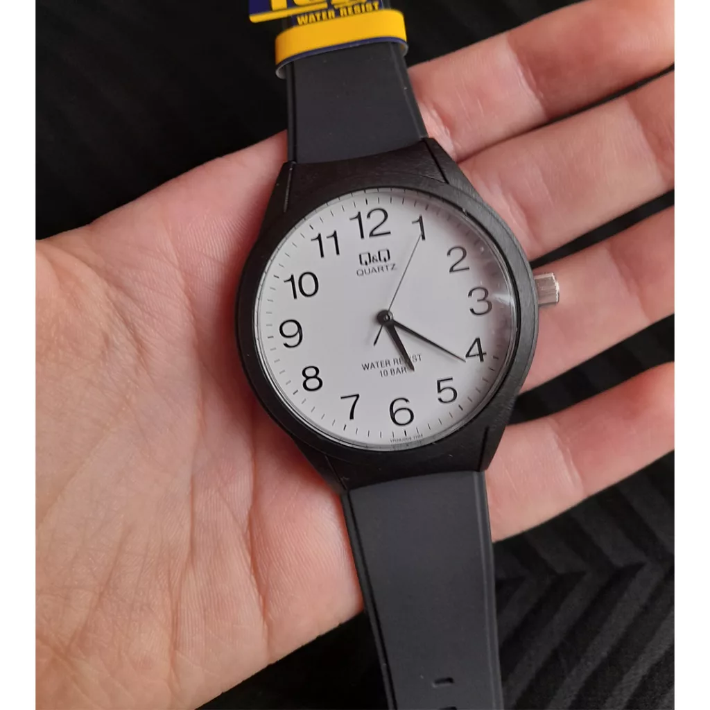ساعت مچی عقربه ای کیو اند کیو مدل vr28j02y