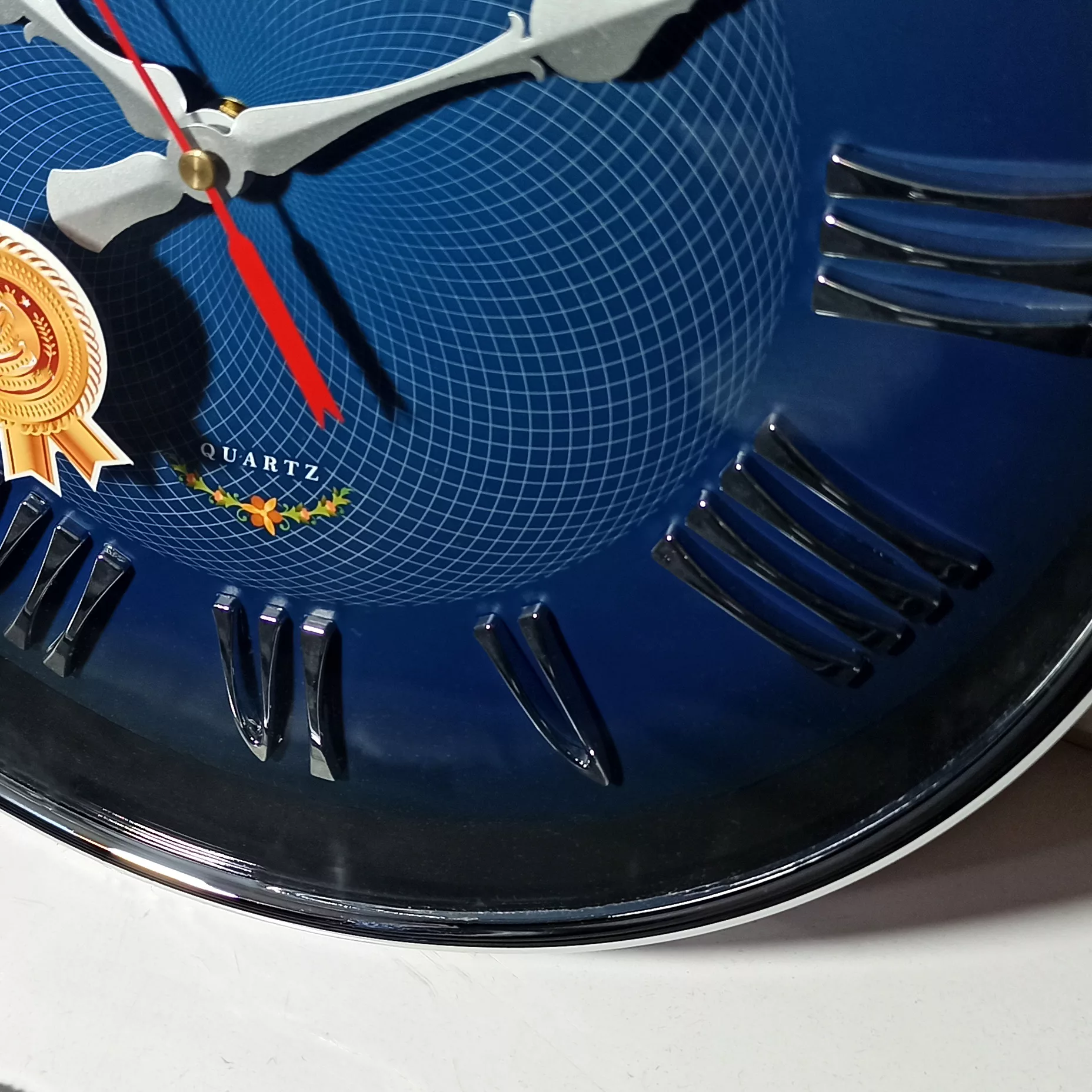 ساعت دیواری سیتی زن مدل 057