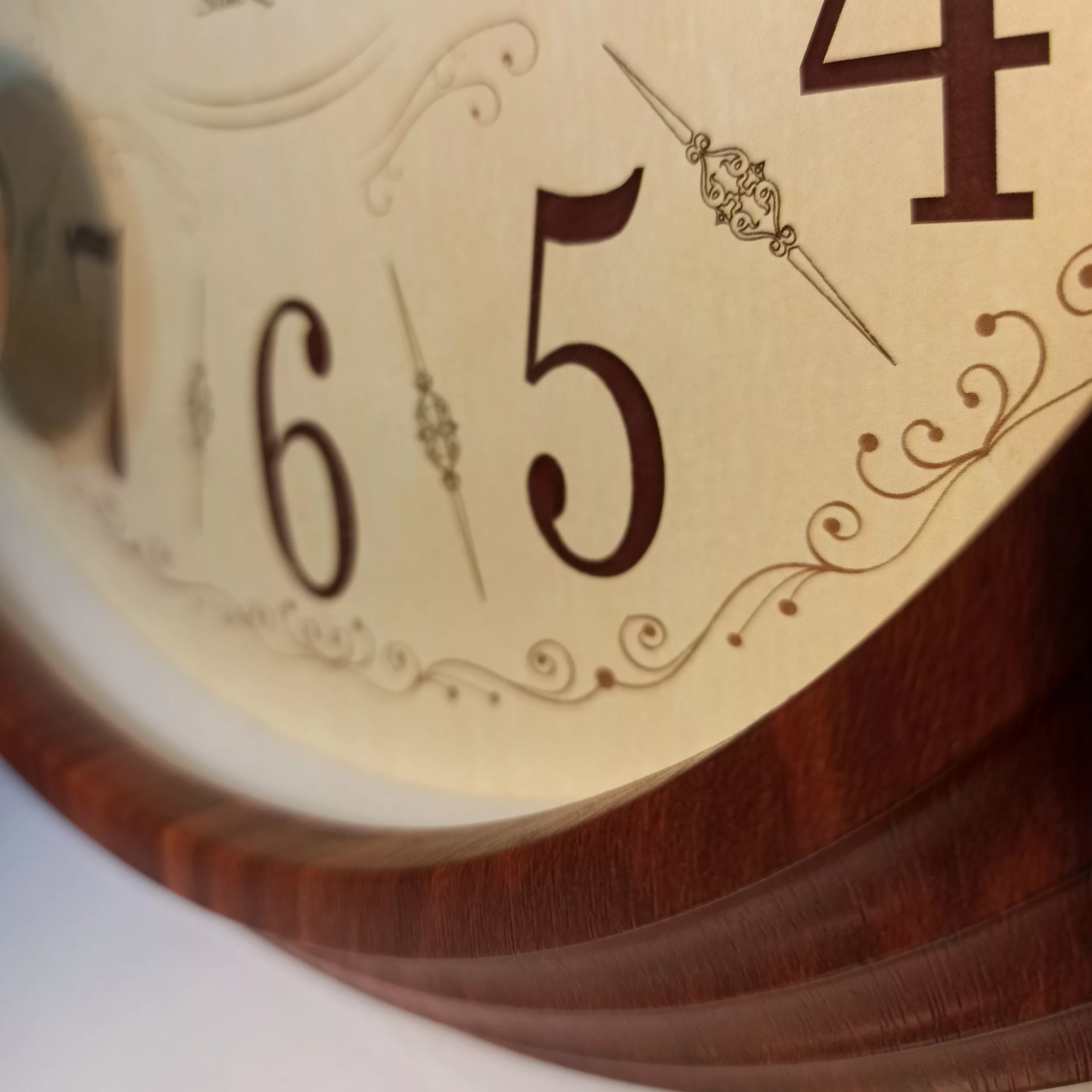 ساعت دیواری شوبرت مدل 5186