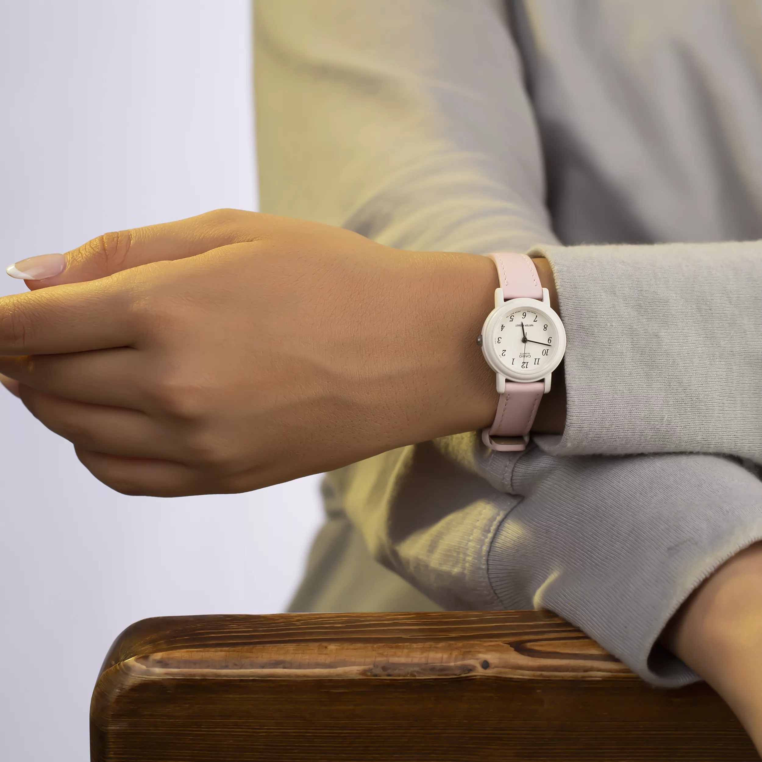 ساعت مچی عقربه ای زنانه کاسیو مدل LQ-139L-6BJH