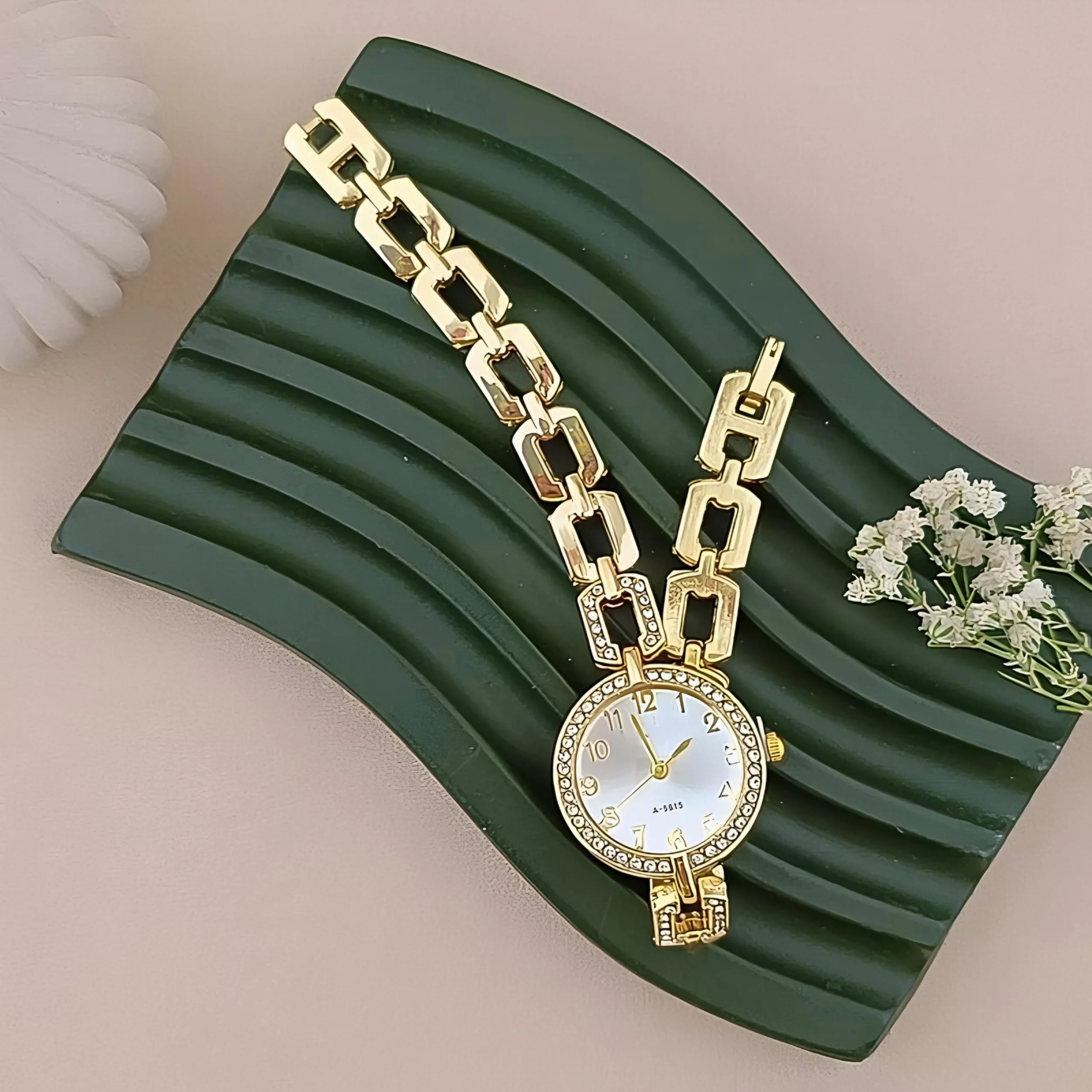 ساعت مچی عقربه‌ای کوارتز زنانه مدل لوکس بند دستبندی کد ۱.۲