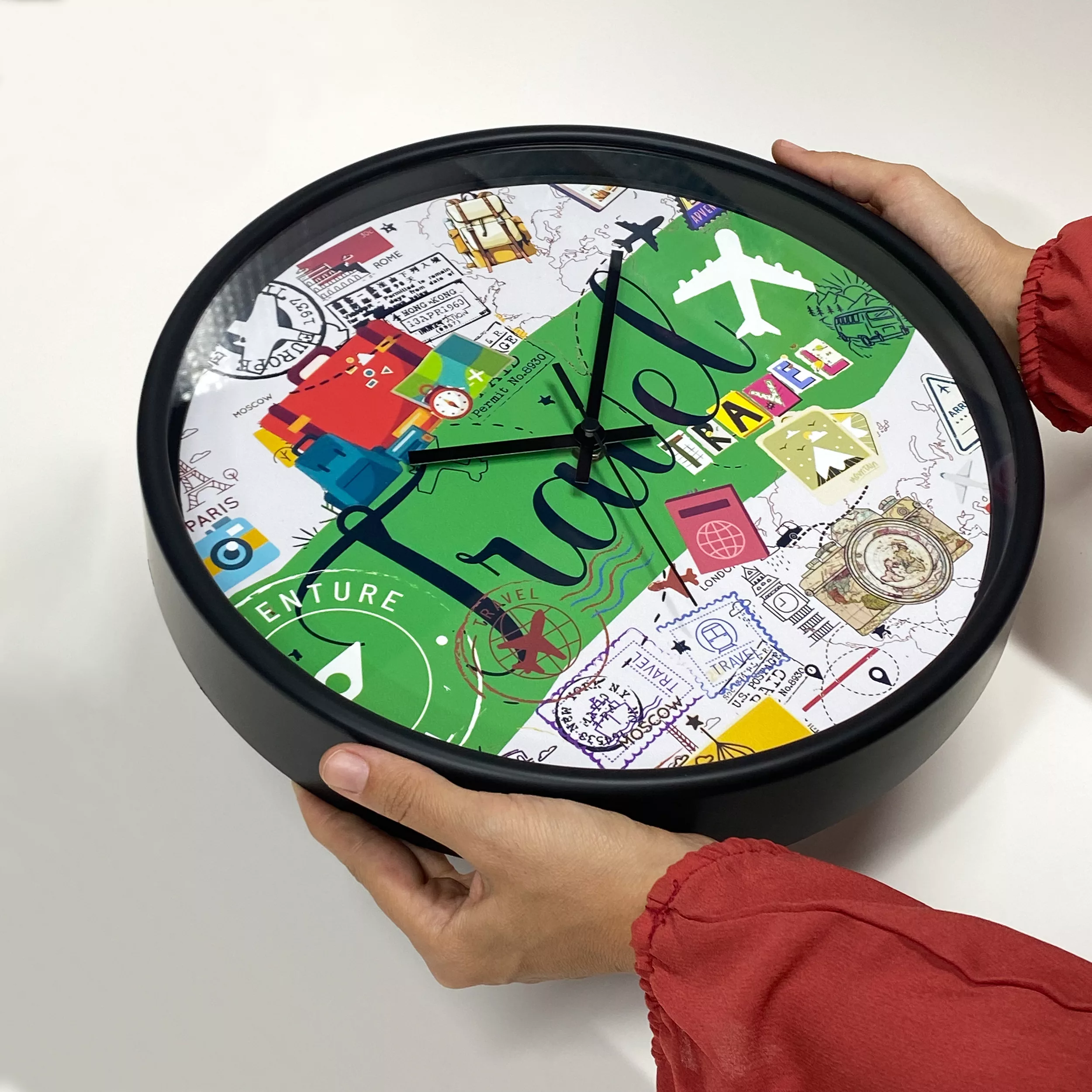 ساعت دیواری سال بردز طرح جهانگرد مدل CW-800