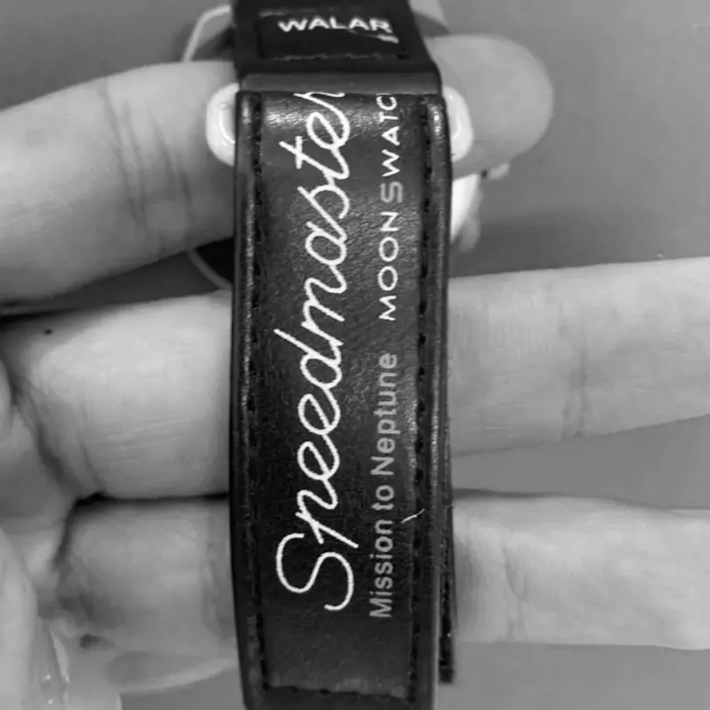 ساعت مچی عقربه‌ای کوارتز والار مدل کااسیک تک موتوره بند چسبی کد ۴