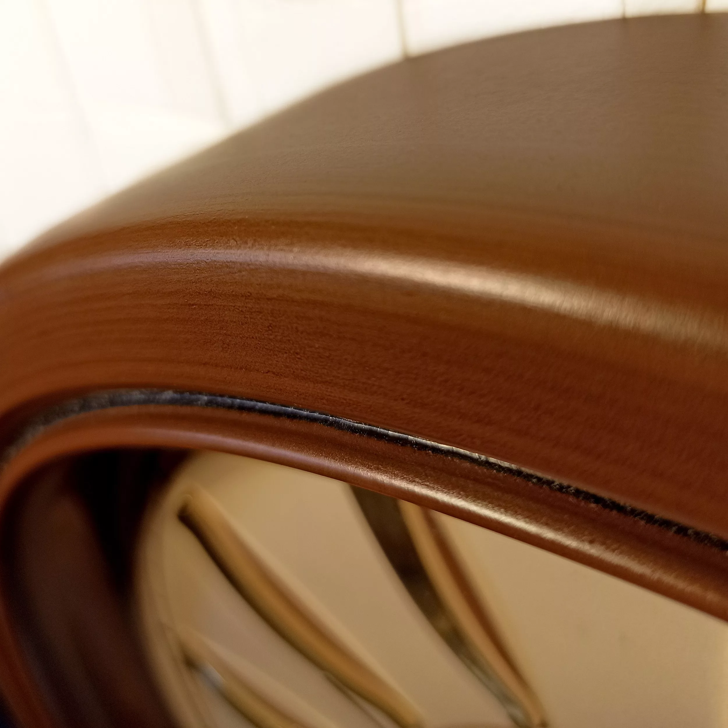 ساعت دیواری شوبرت مدل 4019