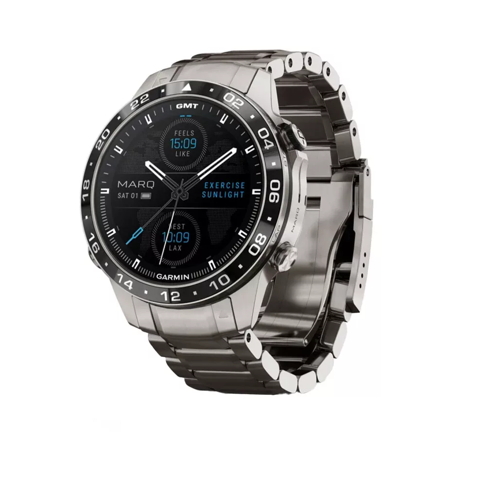 ساعت هوشمند گارمین مدل MARQ Aviator (Gen 2) دارای قابلیت های صفحه نمایش لمسی، با حالت های ورزشی مختلف، پایش وضیعت استرس، با 32 گیگابایت حافظه داخلی بند تیتانیوم