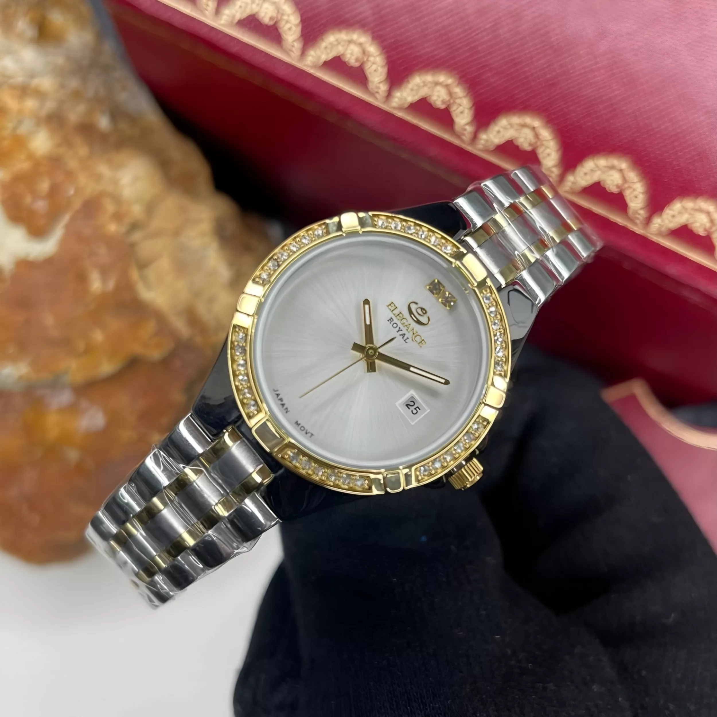 ساعت مچی عقربه‌ای کوارتز زنانه الگانس مدل لوکس بند استیل قاب دور نگین کد E4