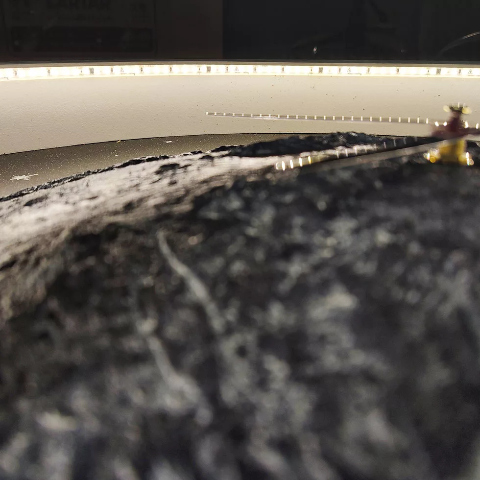 ساعت دیواری مدل کهکشان ماه و ستاره طرح ال ای دی دار کد 70c