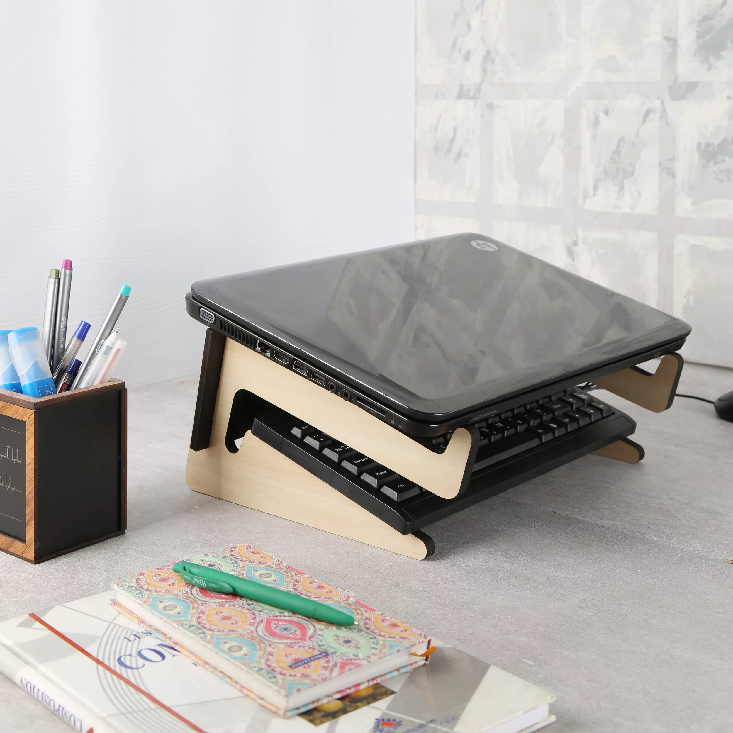 پایه نگهدارنده لپ تاپ سایان هوم مدل Hold Mate