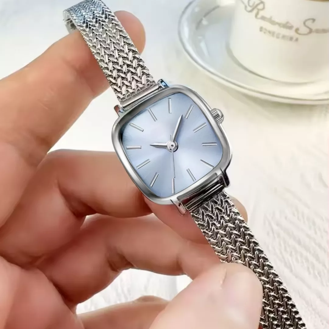 ساعت مچی عقربه‌ای کوارتز زنانه مدل مینیمال کلاسیک بند حصیری کد ۳