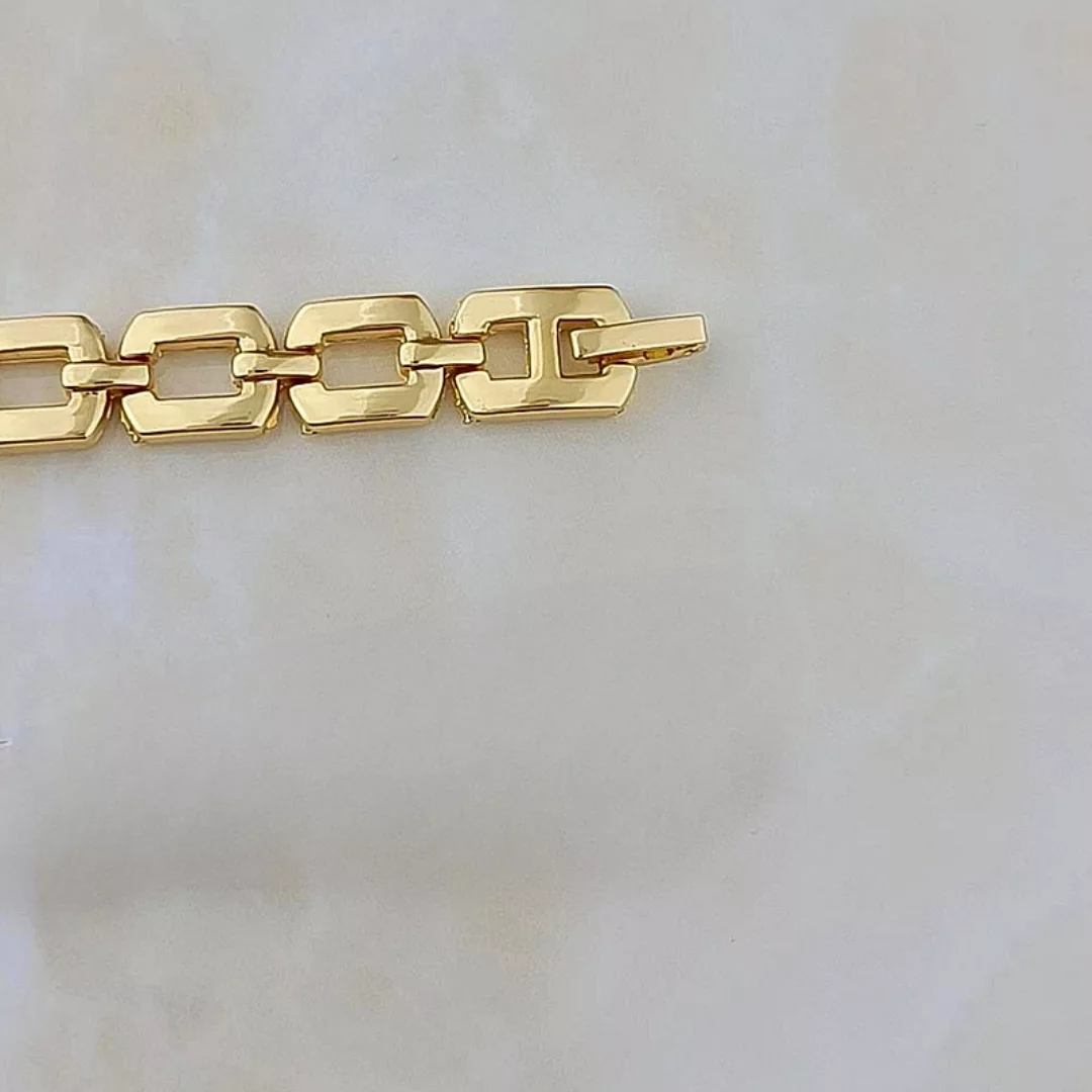 ساعت مچی عقربه‌ای کوارتز زنانه مدل لوکس بند دستبندی کد ۱.۴