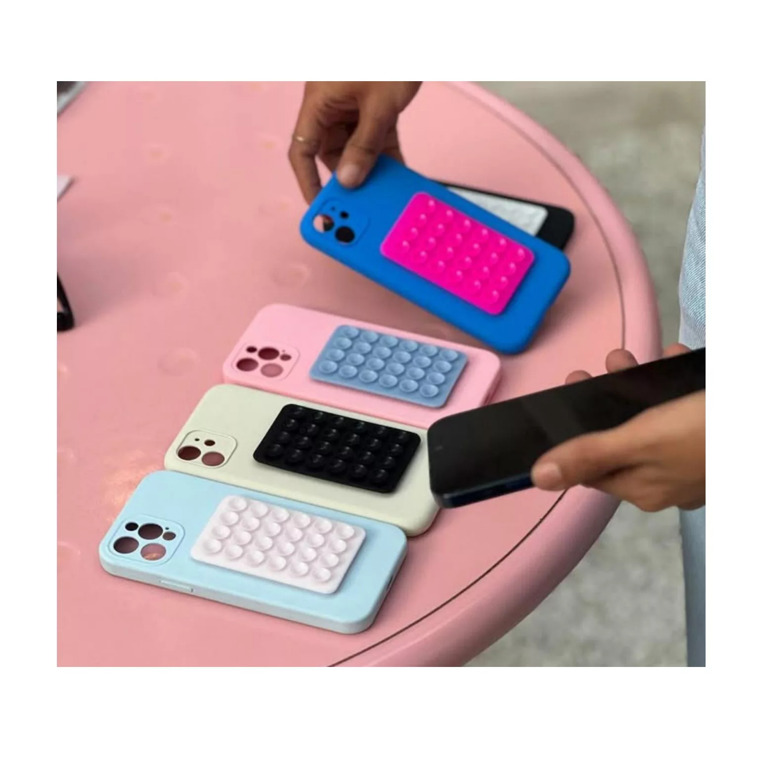 پایه نگهدارنده گوشی موبایل مدل سیلیکونی چسبونک دار