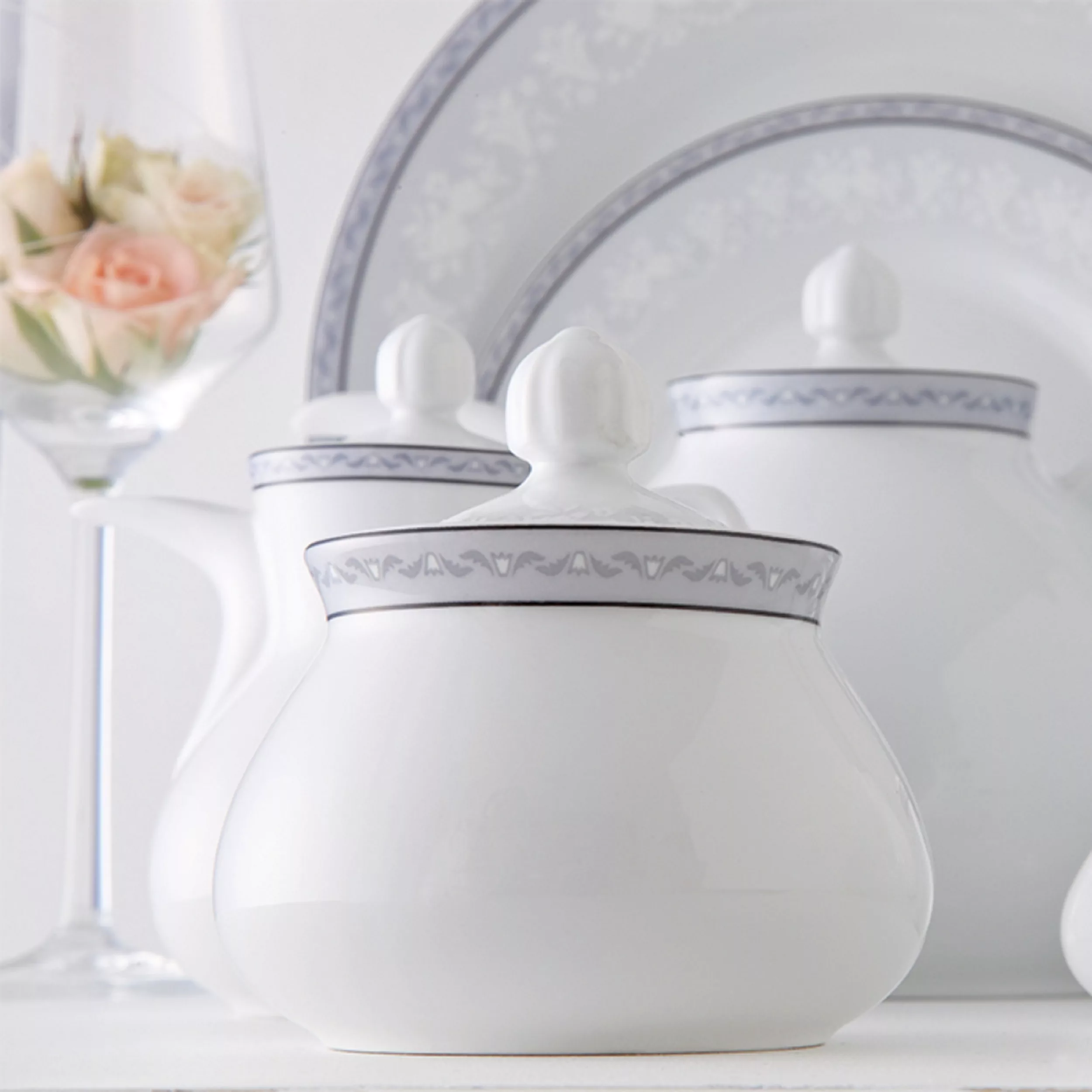 سرویس غذاخوری 108 پارچه 12 نفر چینی زرین ایران مدل وایت رز سری شهرزاد درجه یک