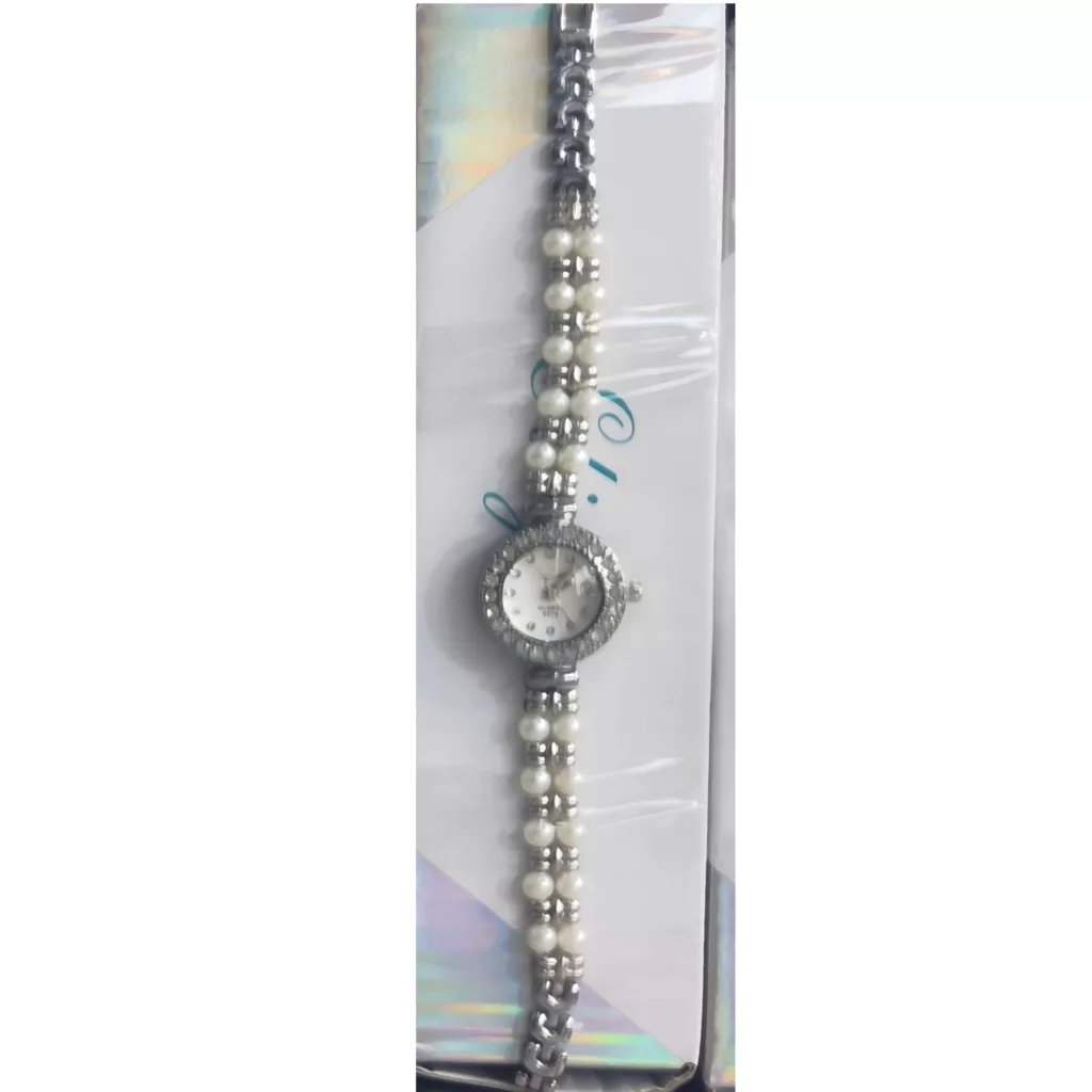 ساعت مچی عقربه‌ای کوارتز زنانه مدل لوکس بند دستبندی مرواریدی قاب دور نگین کد ۱.۸