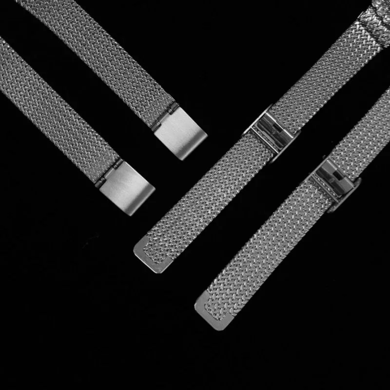 ساعت مچی عقربه ای زنانه مدل کوارتز بند حصیری نگین دار کد 01