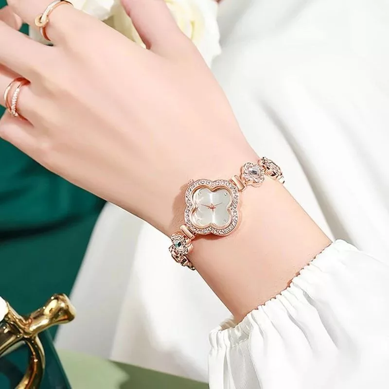 ساعت مچی عقربه ای زنانه مدل شبدر 02