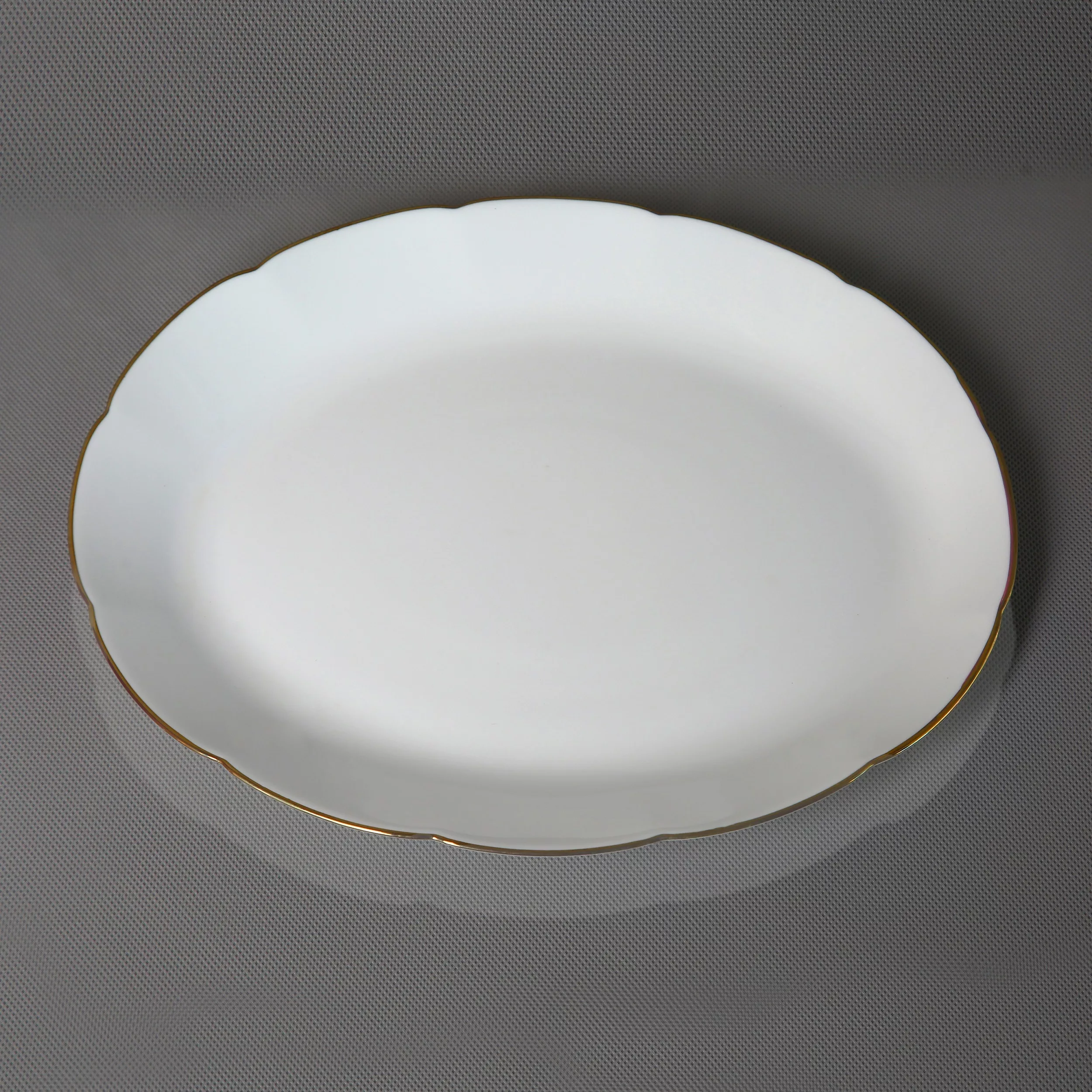 سرویس غذاخوری 26 پارچه مدل نیلوفری لب طلا