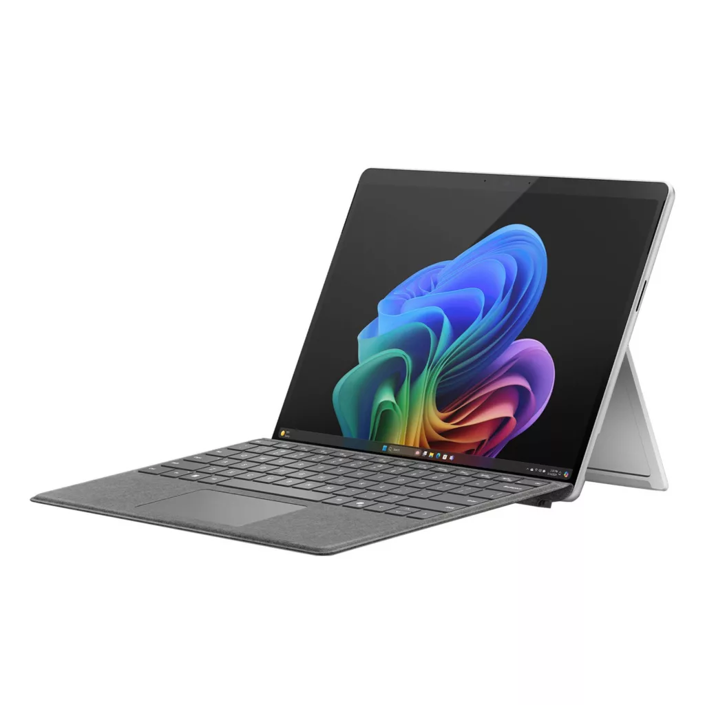 تبلت 13 اینچی مایکروسافت مدل Surface Pro 11-Snapdragon X Elite OLED ظرفیت 1 ترابایت و رم 16 گیگابایت به همراه کیبورد Surface Pro Copilot