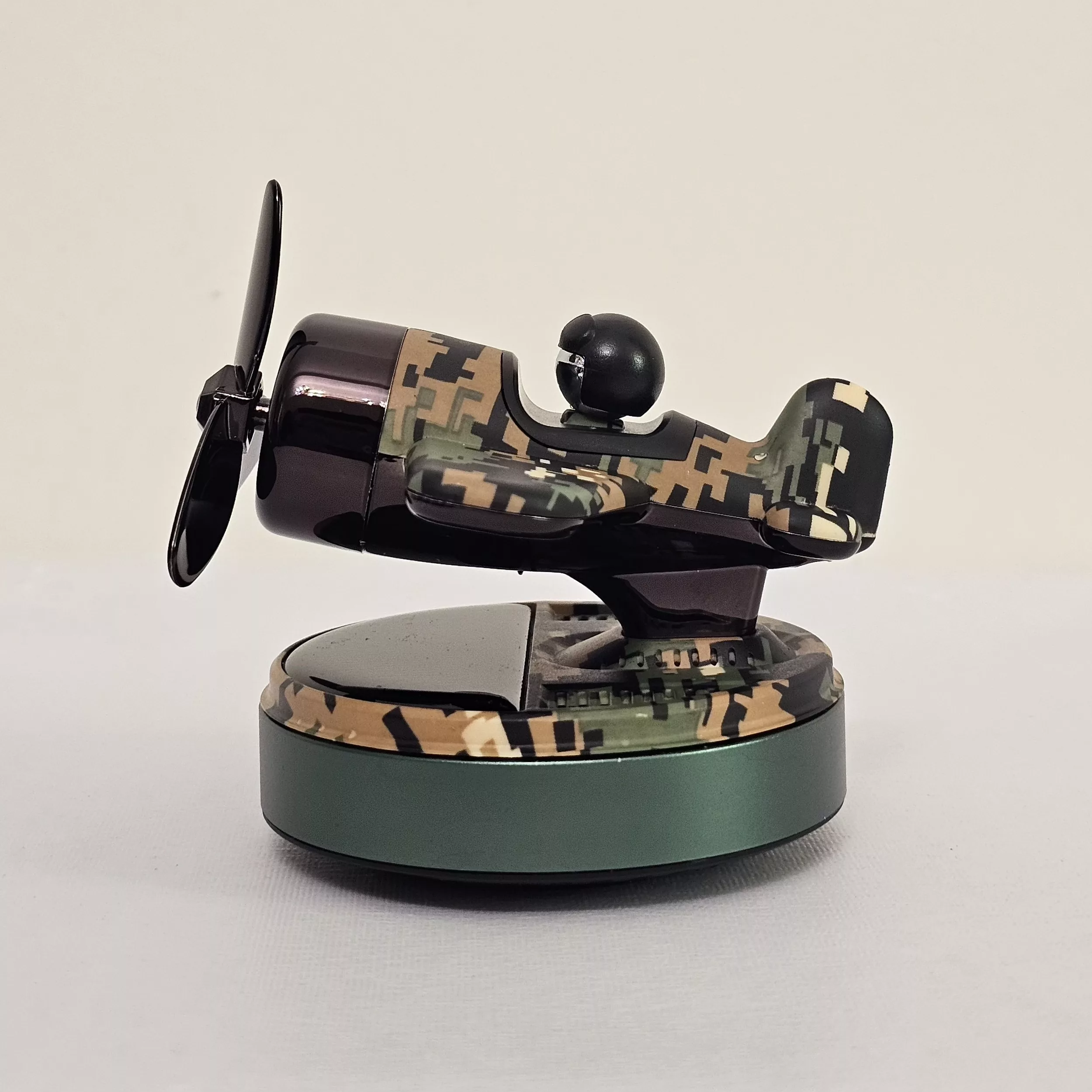 خوشبوکننده خودرو مدل هواپیما با رایحه چرم حجم 10 میلی لیتر