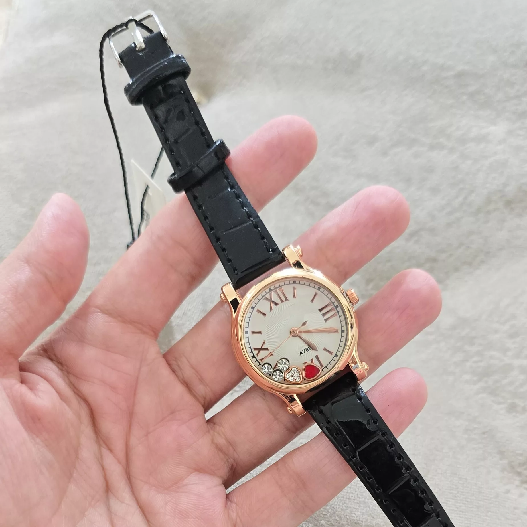 ساعت مچی عقربه‌ای کوارتز زنانه مدل مینیمال لوکس بند چرم صفحه شنی کد ۲