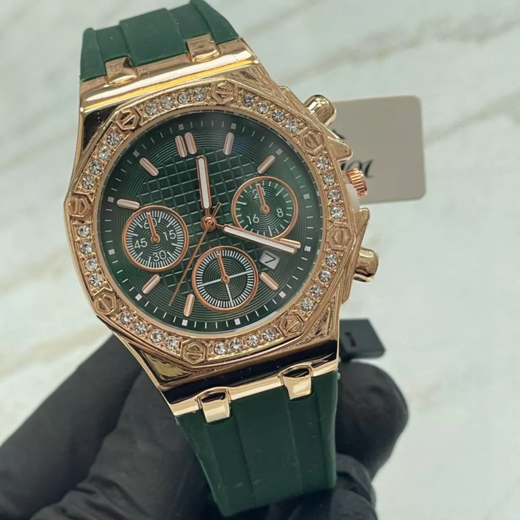 ساعت مچی عقربه ای زنانه مدل تک موتوره کلاسیک قاب دور نگین بند پیو آنتی آلرژی کد 2