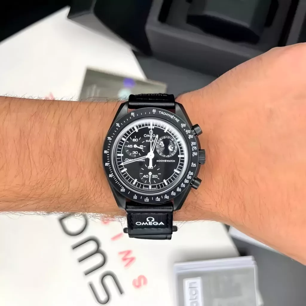 ساعت مچی عقربه‌ای کوارتز مدل کلاسیک سه موتور فعال کرنوگراف بند چسبی کد 1