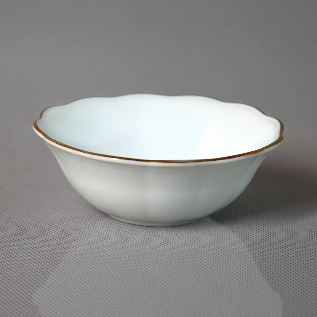 سرویس غذاخوری 26 پارچه مدل نیلوفری لب طلا