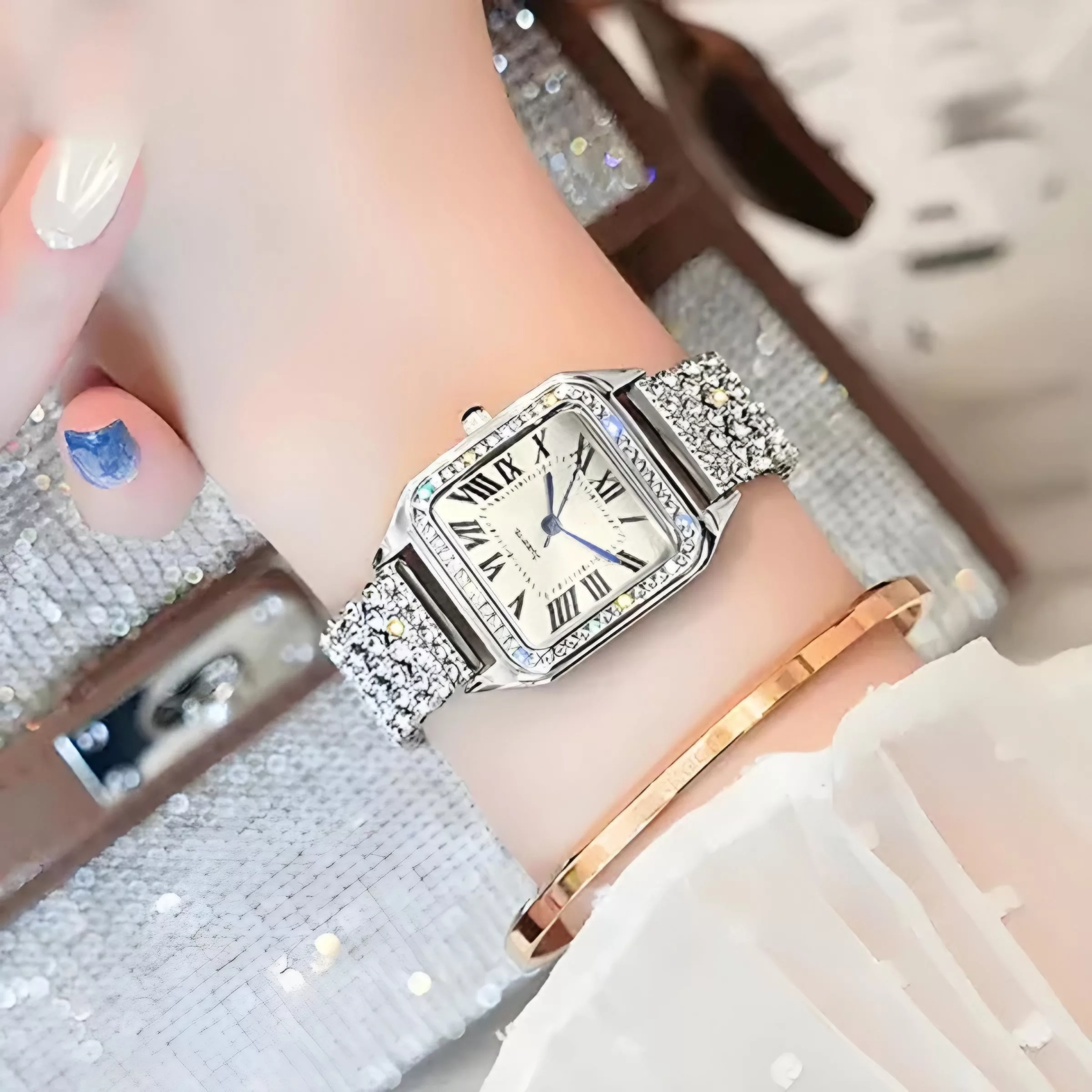 ساعت مچی عقربه ای زنانه مدل دور نگین بند فول نگین دستبندی کد 1