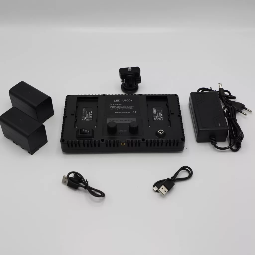 نور ثابت ال ای دی کینگ پاور مدل Pro 600