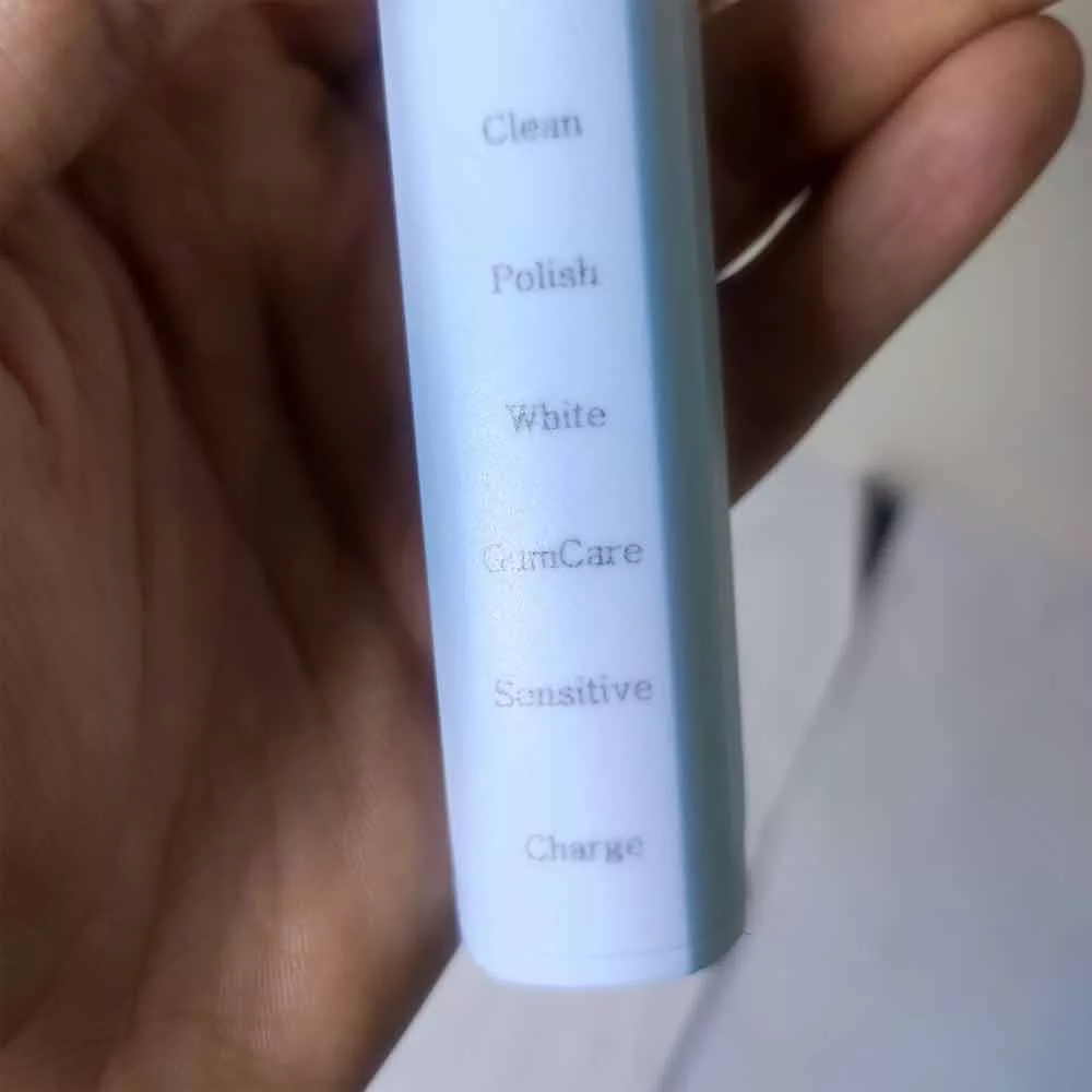 مسواک برقی مدل IPX7 به همراه سری یدک