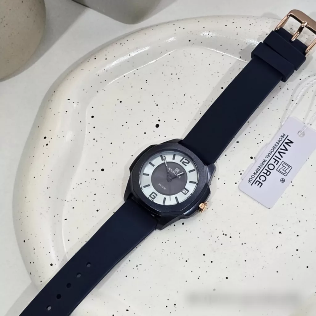 ساعت مچی عقربه ای زنانه نیوی فورس مدل NF7107