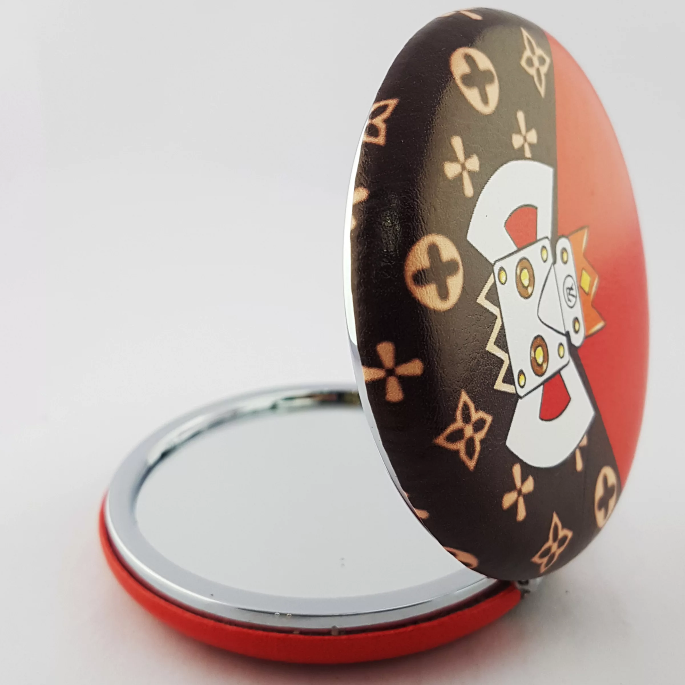 آینه جیبی مدل کیف دستی کد LVihaf2022R