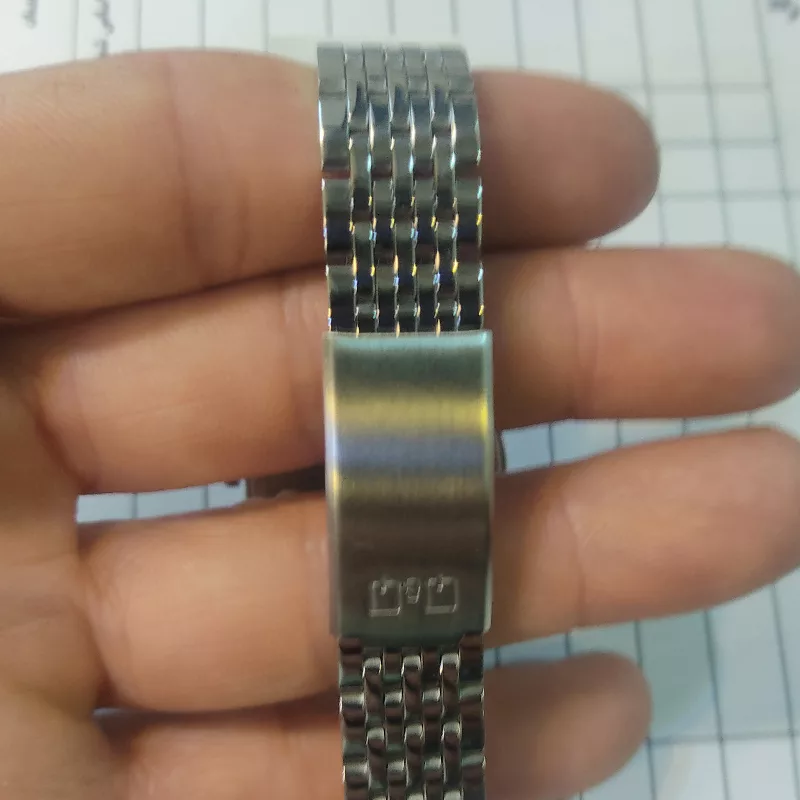 ساعت مچی عقربه ای زنانه کیو اند کیو مدل qz81j201y