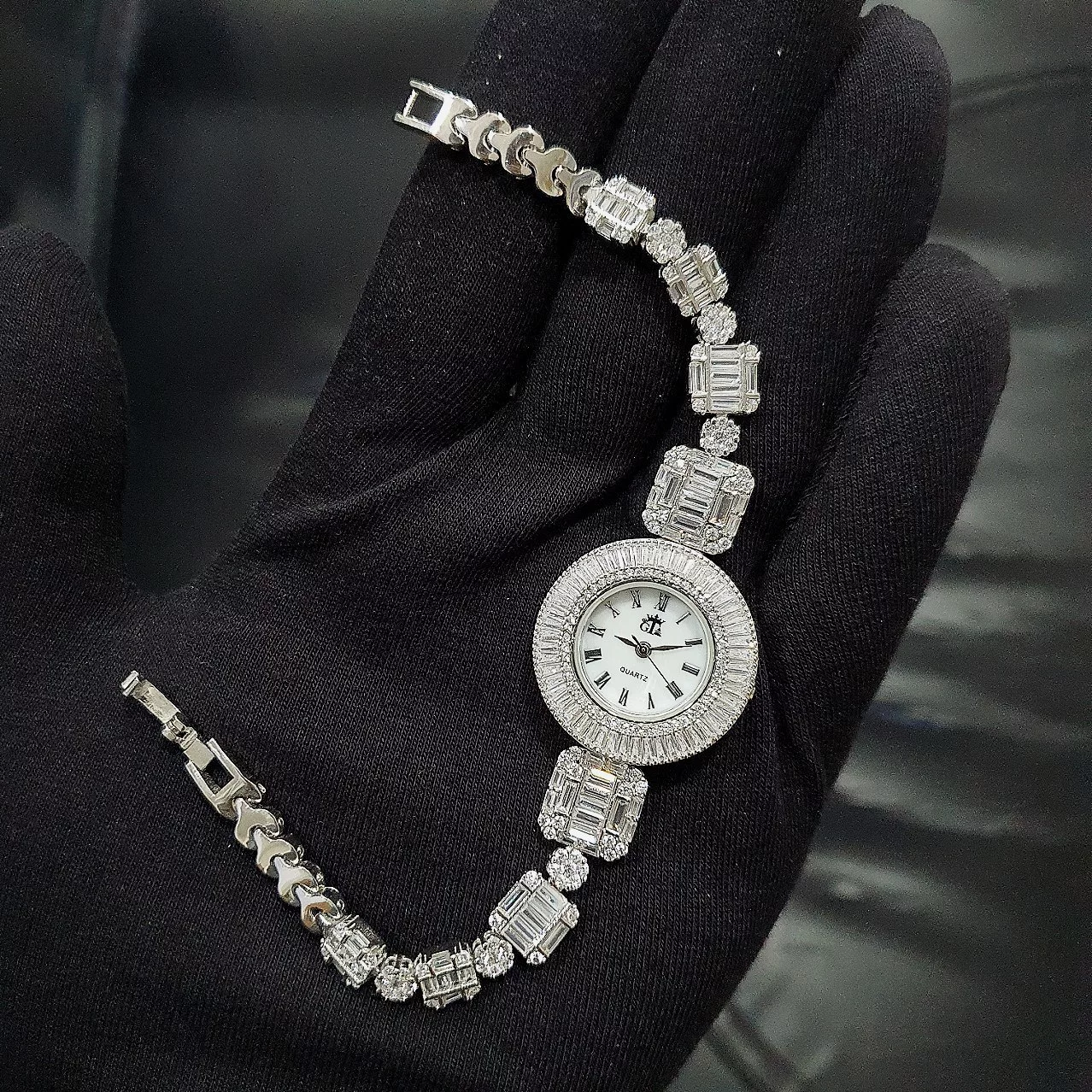 ساعت مچی عقربه ای نقره زنانه جی تی ای مدل امرالدکات