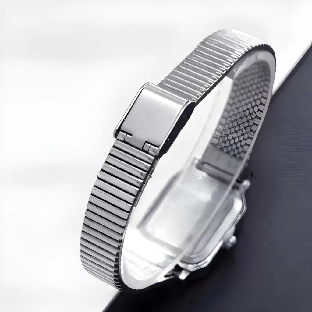 ساعت مچی عقربه‌ای کوارتز زنانه مدل کلاسیک بند ریلی طرح یونانی کد 100