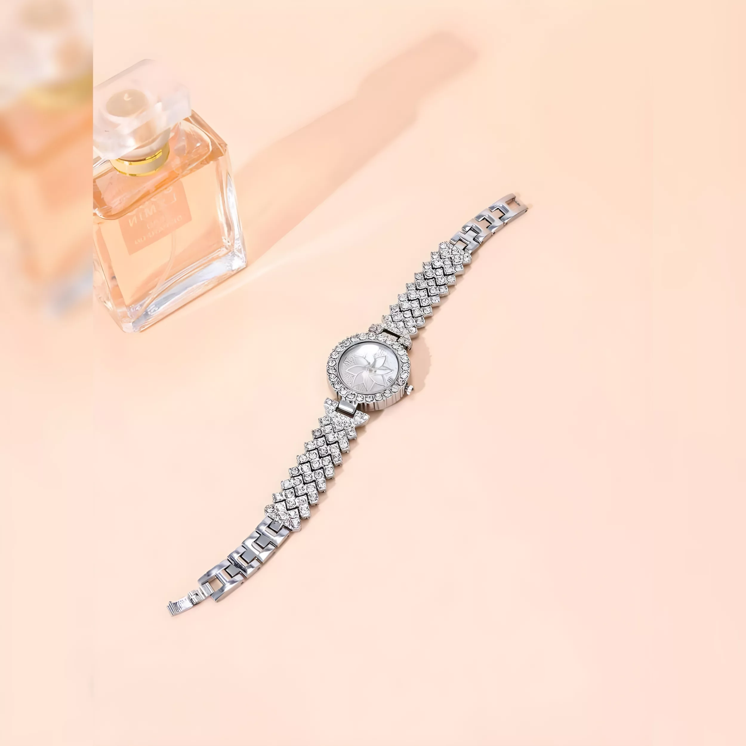 ساعت مچی عقربه ای زنانه مدل نگین دار کد 1