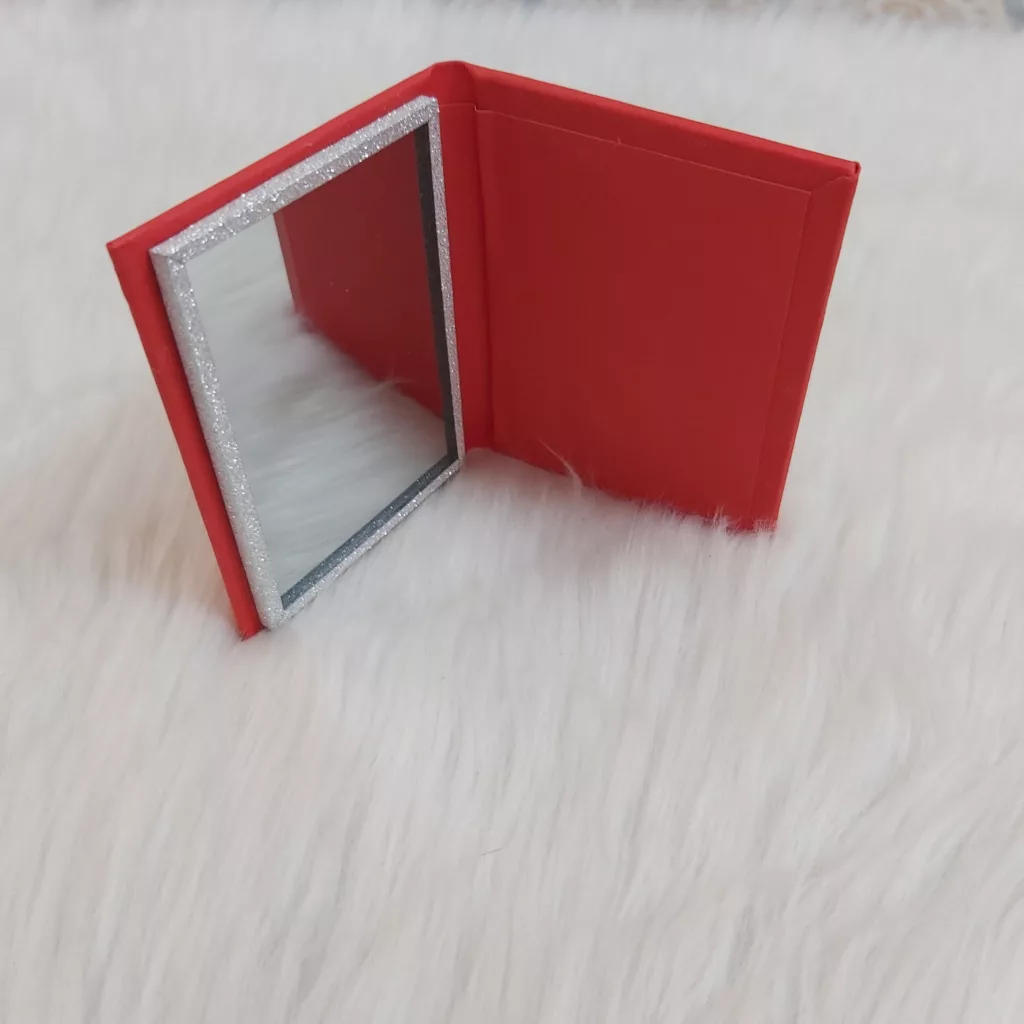 آینه جیبی طرح دختر عروسکی کد gir120