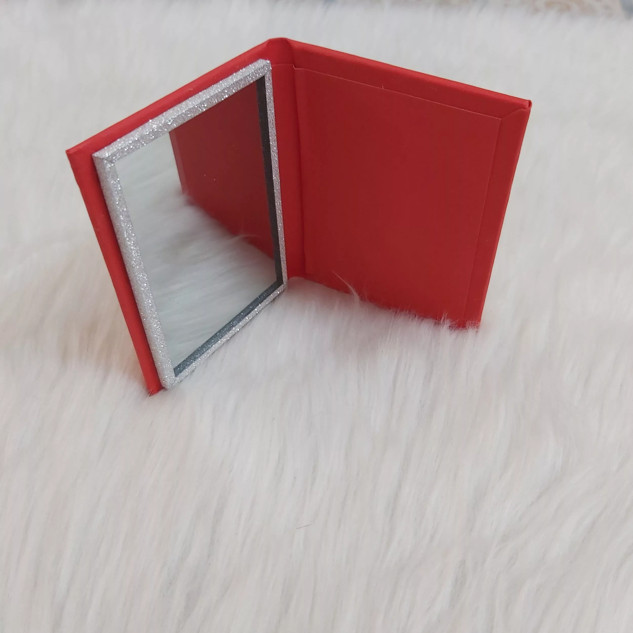 آینه جیبی طرح دختر عروسکی کد gir120