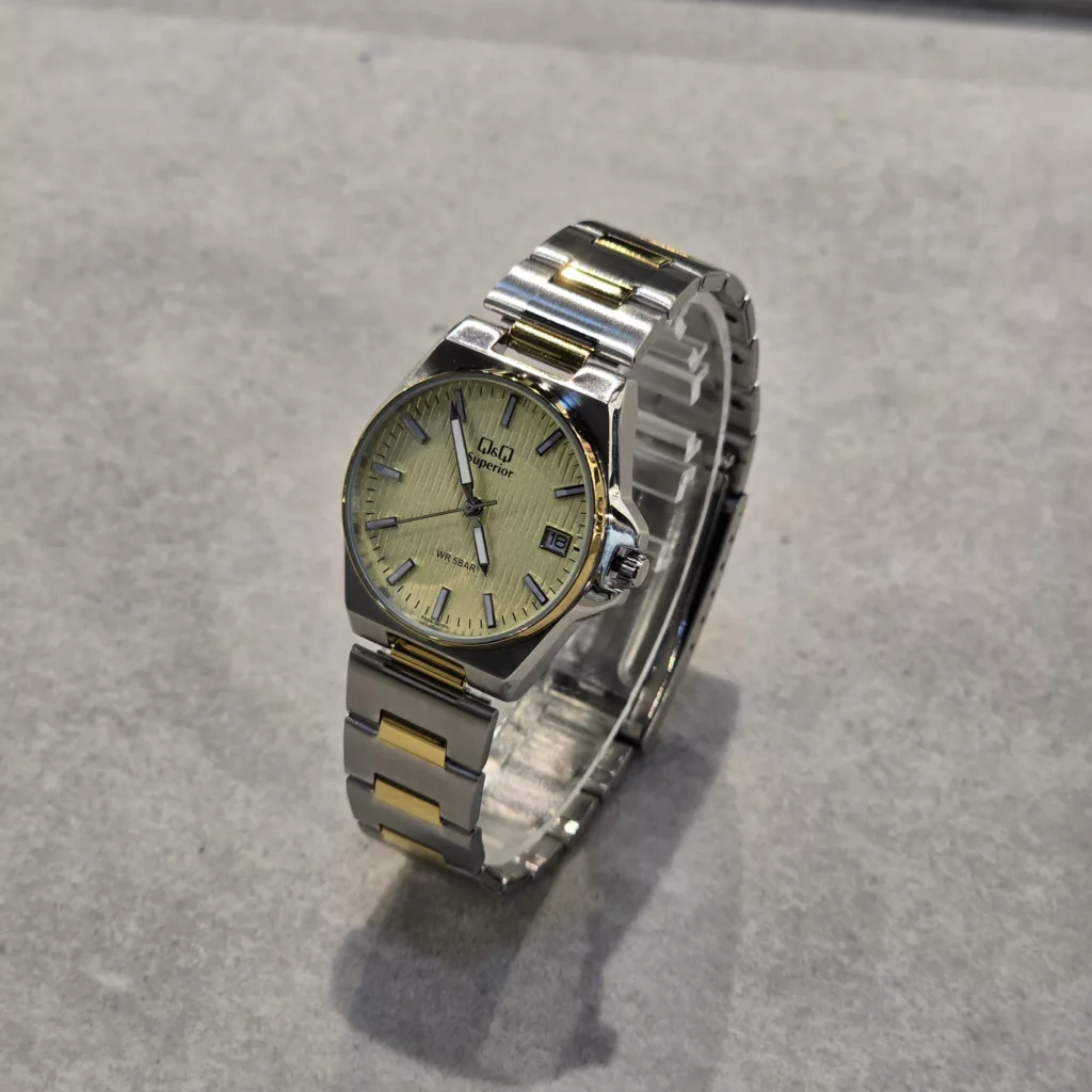 ساعت مچی عقربه‌ای کوارتز زنانه کیو اند کیو مدل S22A-007PY