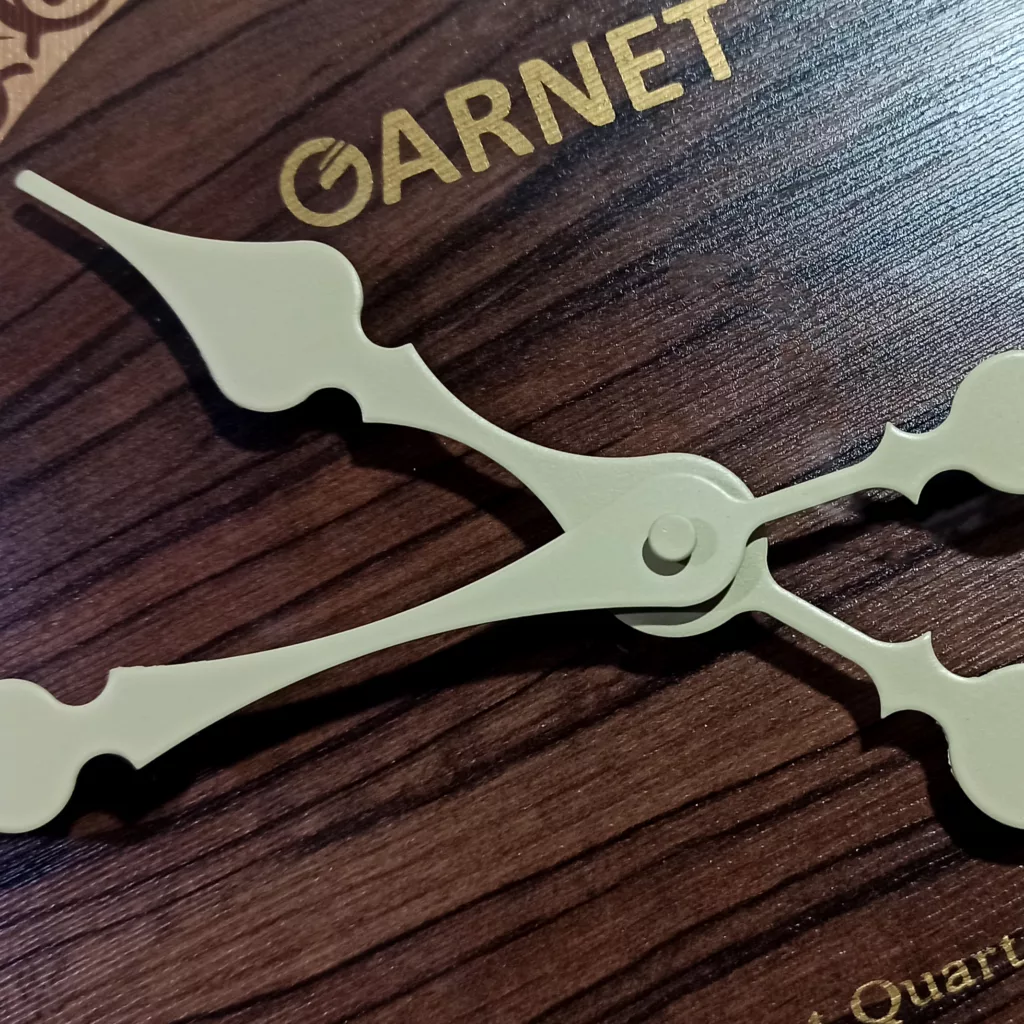 ساعت دیواری گارنت مدل 5215B