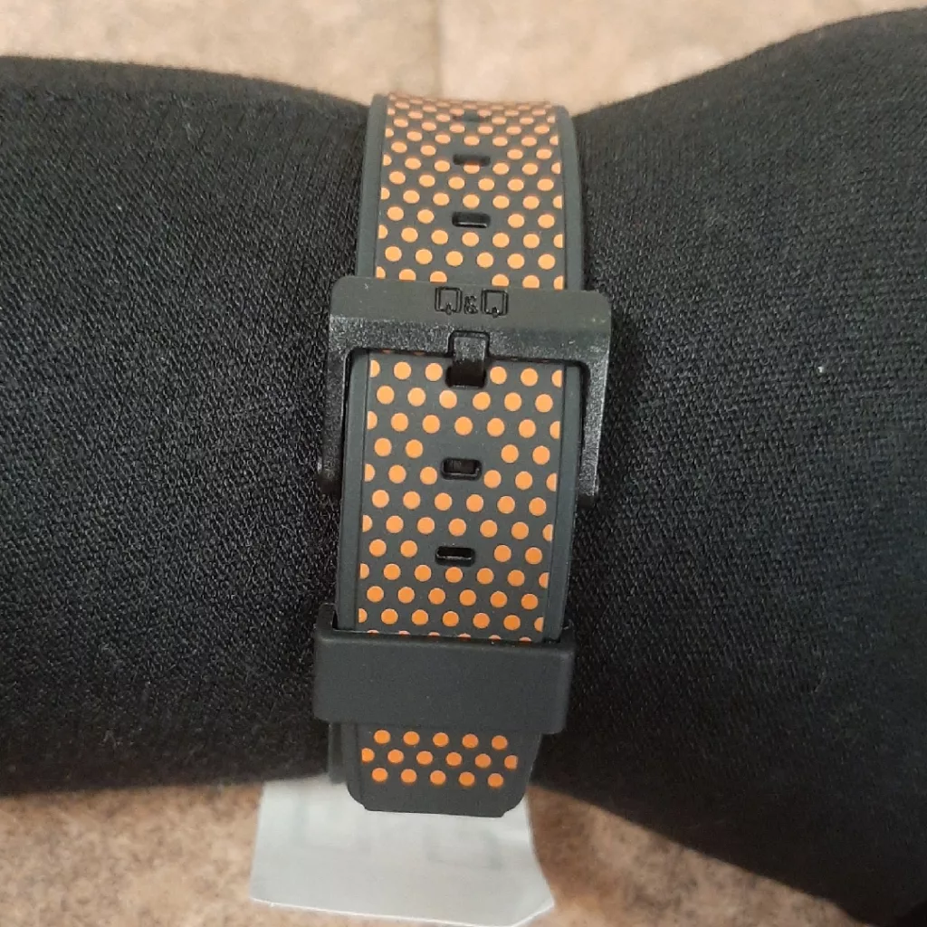 ساعت مچی عقربه ای کیو اند کیو مدل VR28J034Y