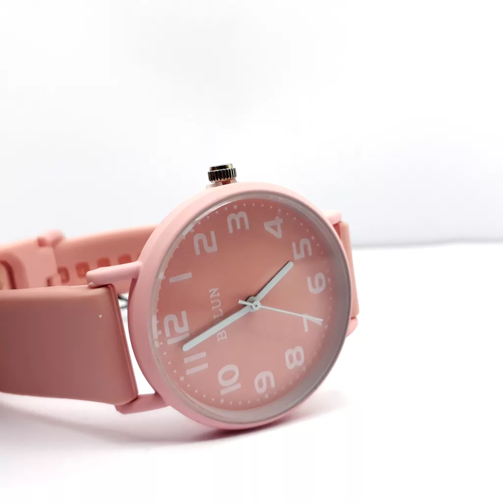 ساعت مچی عقربه ای بلون کد 55