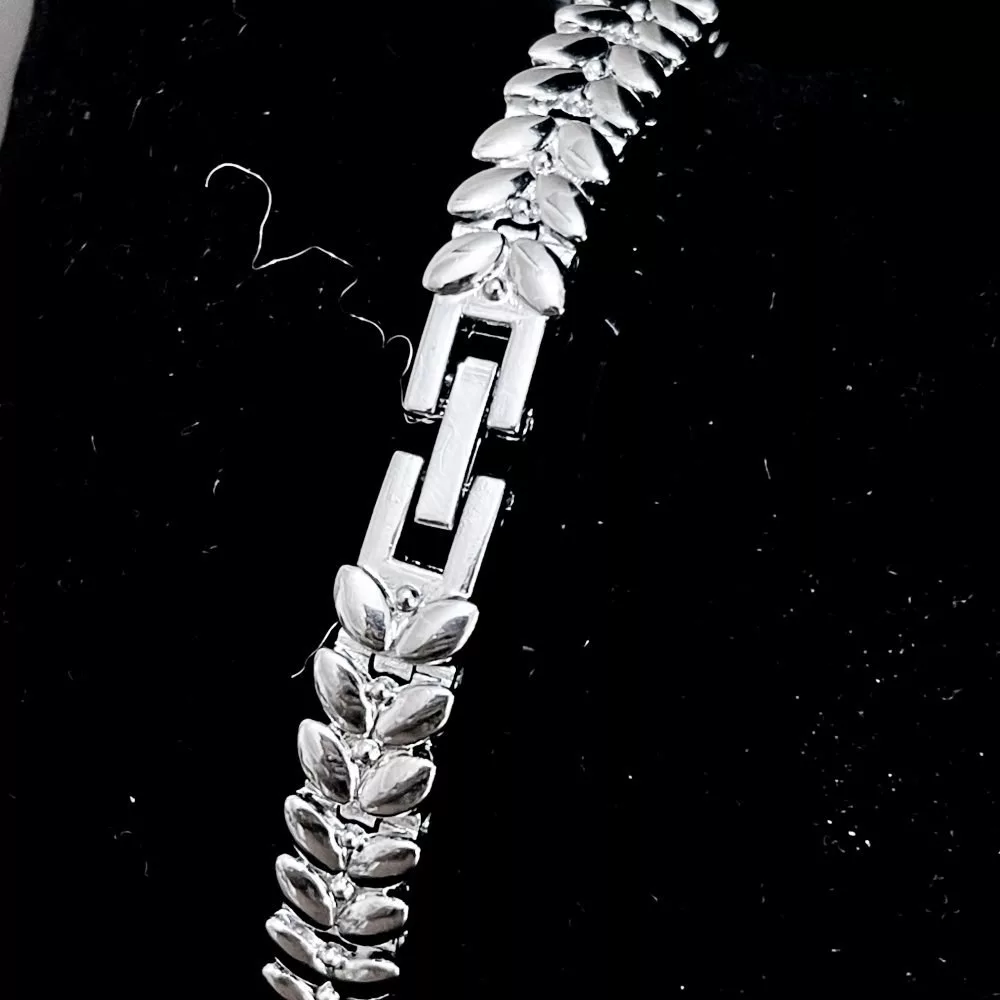 ساعت مچی عقربه ای زنانه مدل دور نگین بند گندمی کد 2