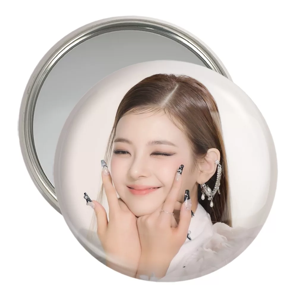 آینه جیبی خندالو مدل لیا گروه ایتزی ITZY  کد 20195