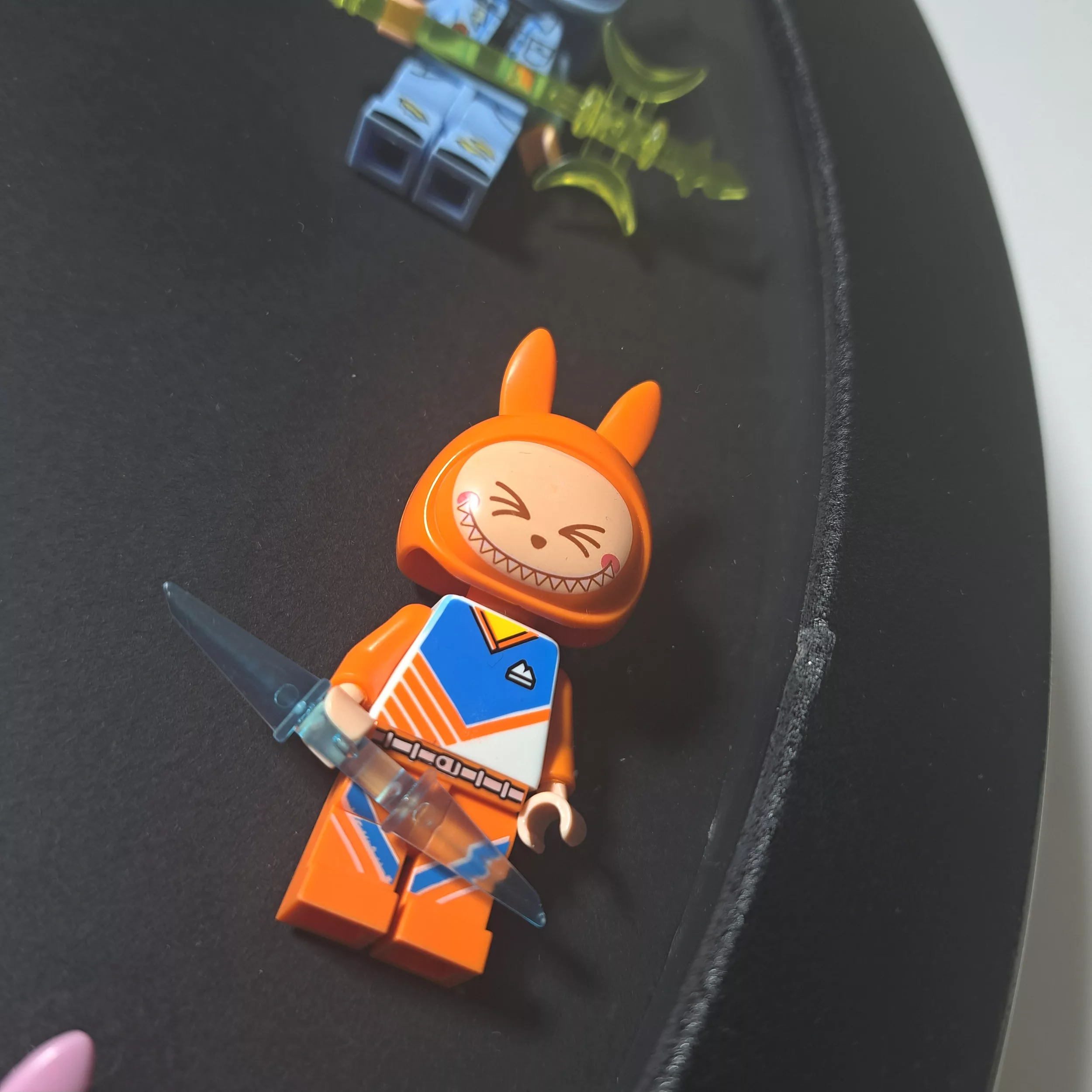 ساعت دیواری مکانیکی مدل labubu طرح لبوبو لگویی