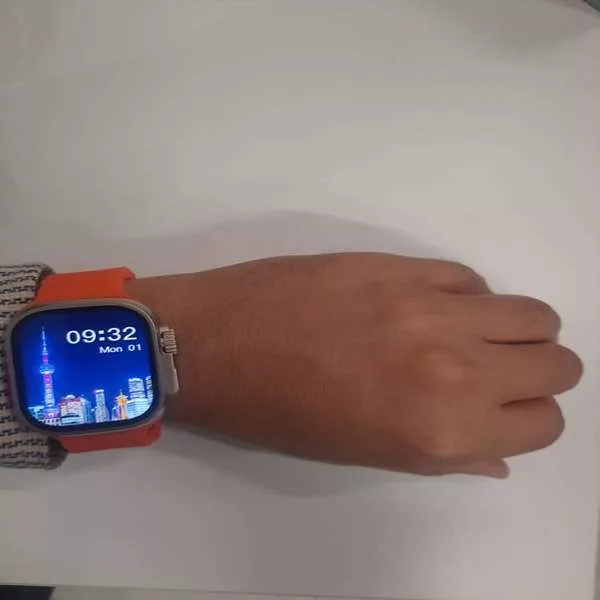 ساعت هوشمند مدل s9 ultra 2 big دارای قابلیت های کنترل موسیقی، شمارنده ضربان قلب، مکالمه از طریق بلوتوث، پشتیبانی از زبان فارسی، قابلیت تغییر طرح ساعت یا تم ، بند سیلیکون