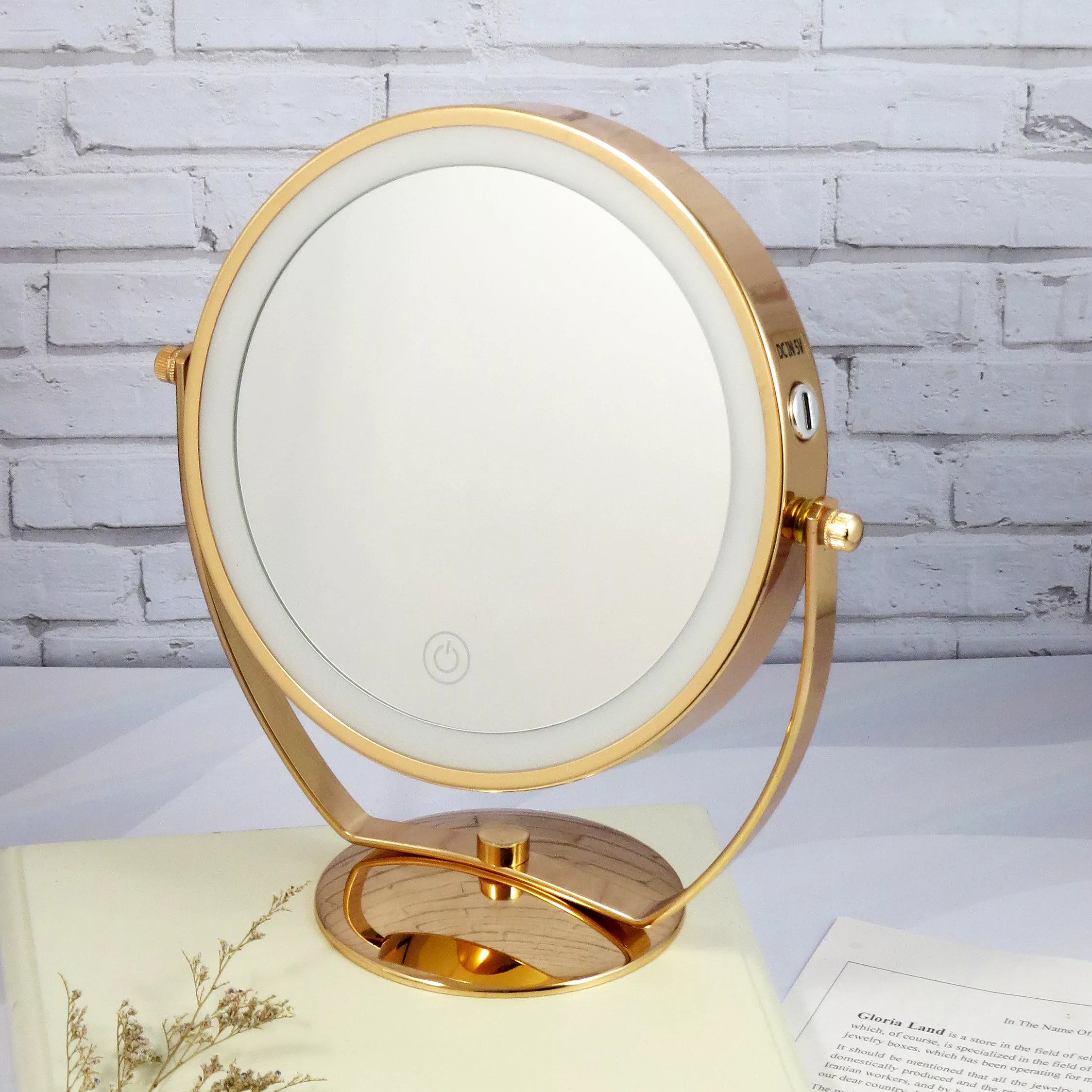 آینه آرایشی رینگ‌لایت‌دار مدل 7 برابر کد G_Lnd_753