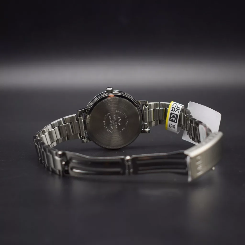 ساعت مچی عقربه‌ای کوارتز زنانه کیو اند کیو مدل Q893J201Y